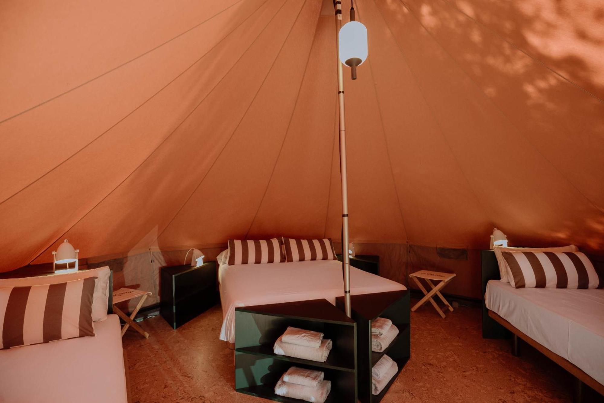 Holacamp Sitges Fun Hotel Ngoại thất bức ảnh