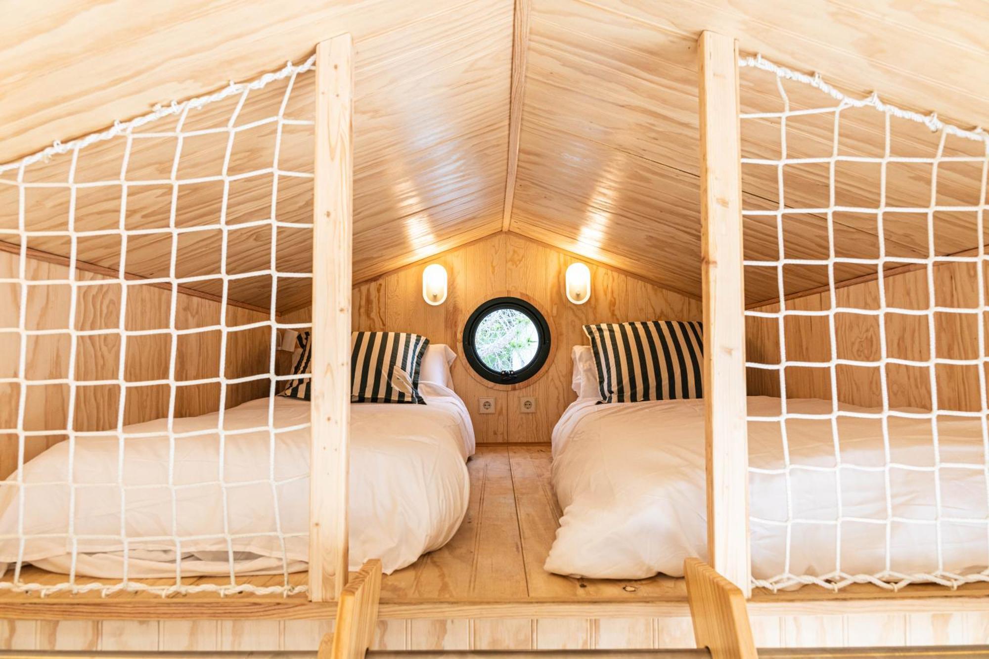 Holacamp Sitges Fun Hotel Ngoại thất bức ảnh